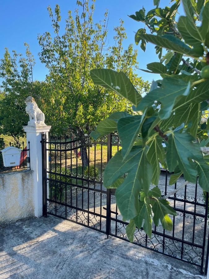 Beautiful Nearby Beach House With Garden, Private Pool And Large Yard Sidárion Exterior foto