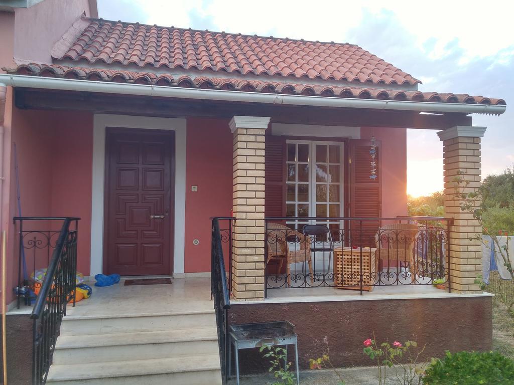 Beautiful Nearby Beach House With Garden, Private Pool And Large Yard Sidárion Zimmer foto