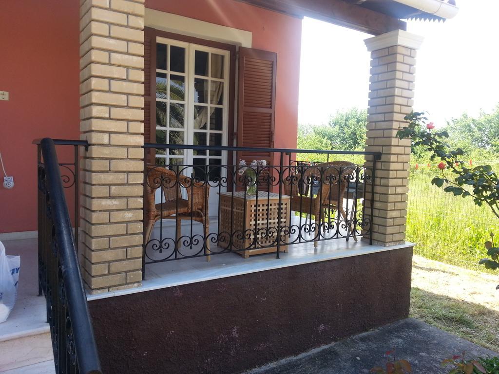 Beautiful Nearby Beach House With Garden, Private Pool And Large Yard Sidárion Zimmer foto