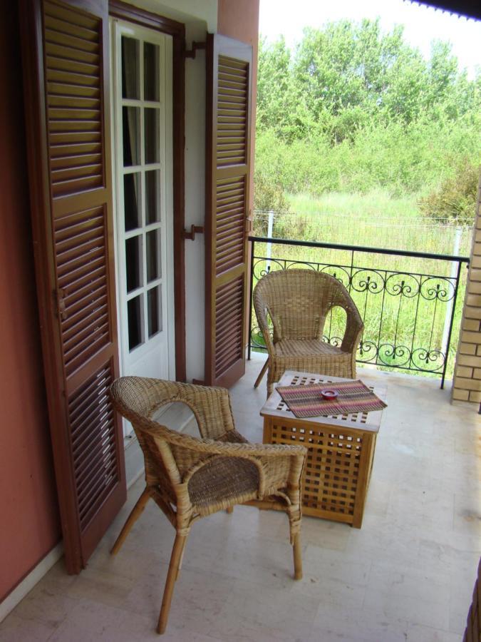 Beautiful Nearby Beach House With Garden, Private Pool And Large Yard Sidárion Zimmer foto